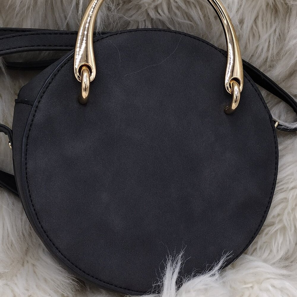 Round Black Embroidered Crossbody Bag – Boho Chic - Picture 4 of 11